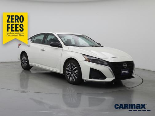 White 2025 Nissan Altima SV