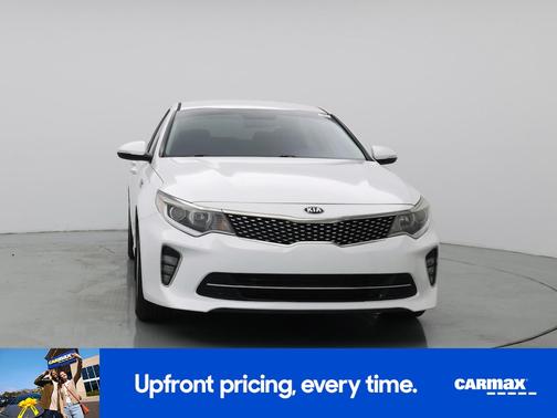 White 2018 Kia Optima S