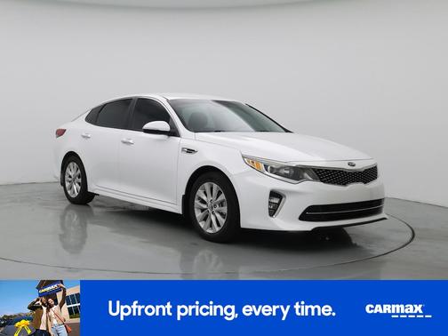 White 2018 Kia Optima S