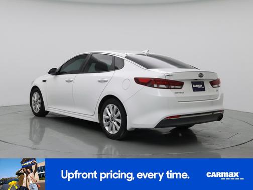 White 2018 Kia Optima S