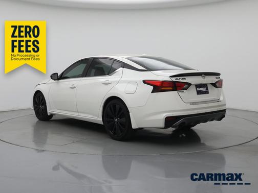 White 2022 Nissan Altima SR