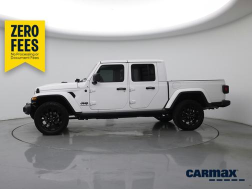 White 2025 Jeep Gladiator Sport