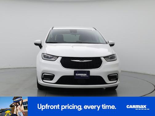 White 2023 Chrysler Pacifica Touring L