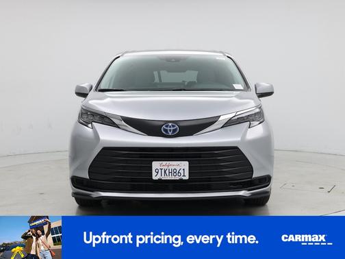 2025 Toyota Sienna LE