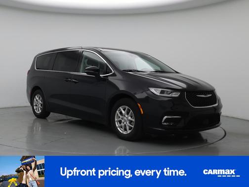 Black 2023 Chrysler Pacifica Touring L