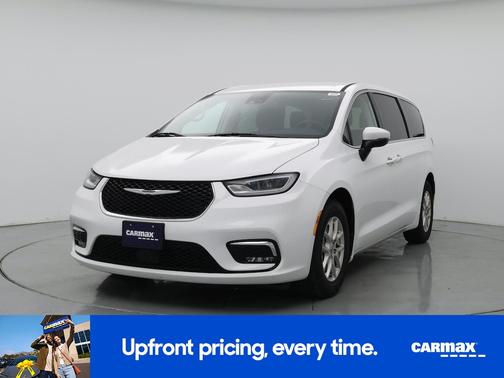 White 2023 Chrysler Pacifica Touring L