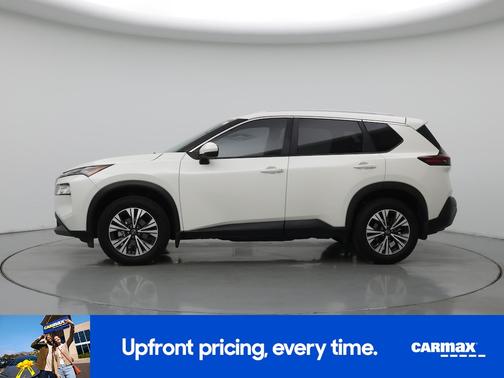 White 2022 Nissan Rogue SV