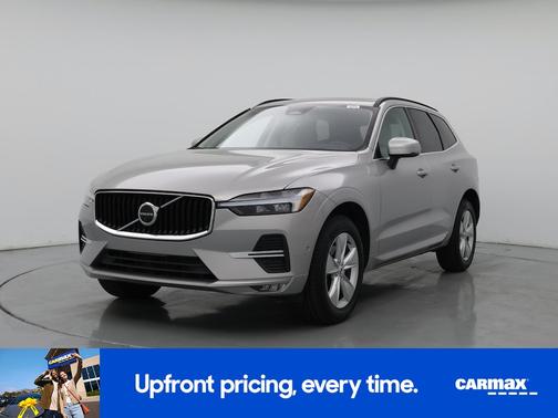 Silver 2022 Volvo XC60 B5 Momentum
