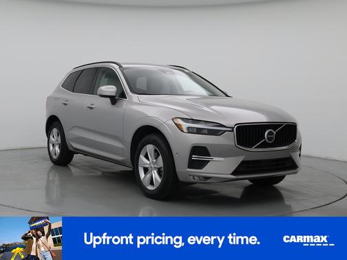 Silver 2022 Volvo XC60 B5 Momentum