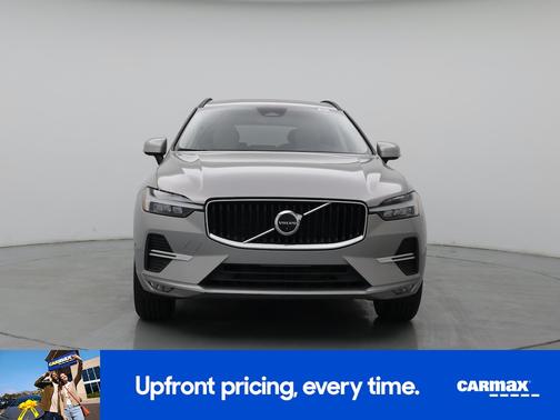 Silver 2022 Volvo XC60 B5 Momentum