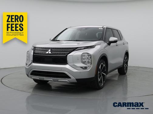 Silver 2024 Mitsubishi Outlander SE