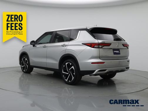 Silver 2024 Mitsubishi Outlander SE