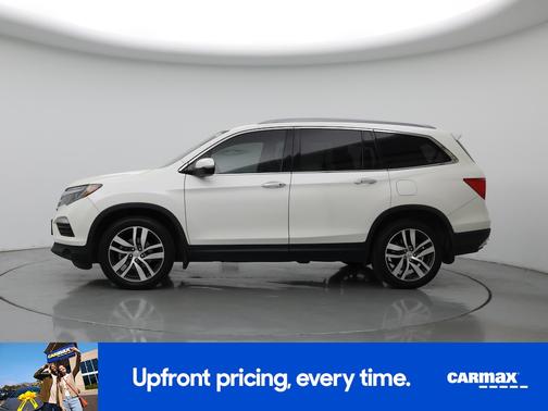 White 2017 Honda Pilot Touring