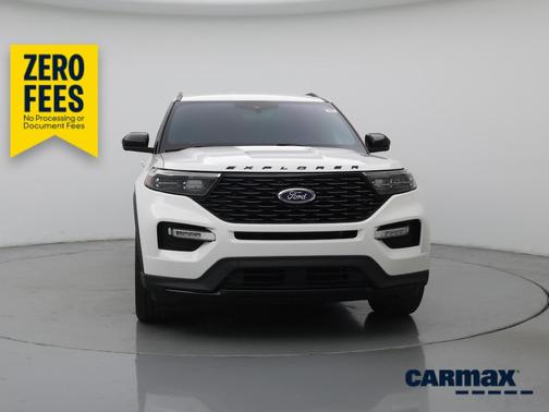 White 2023 Ford Explorer ST-Line