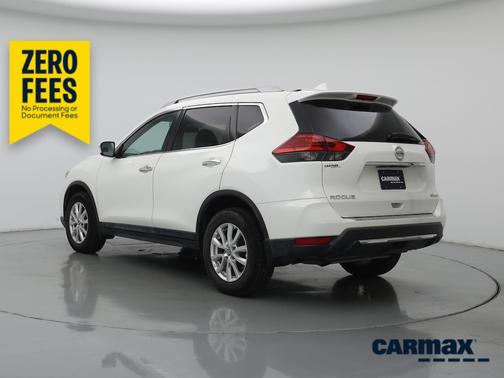 White 2017 Nissan Rogue SV