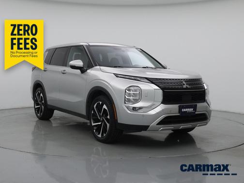 Gray 2024 Mitsubishi Outlander SE