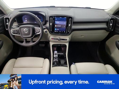 2024 Volvo XC40 B5 Ultimate Bright Theme