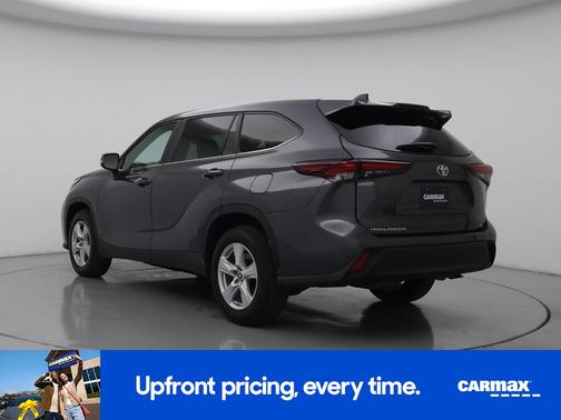 Gray 2025 Toyota Highlander LE