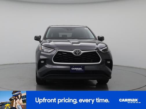 Gray 2025 Toyota Highlander LE