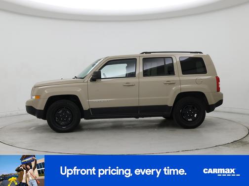 Tan 2017 Jeep Patriot Sport