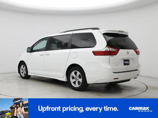 2019 Toyota Sienna LE
