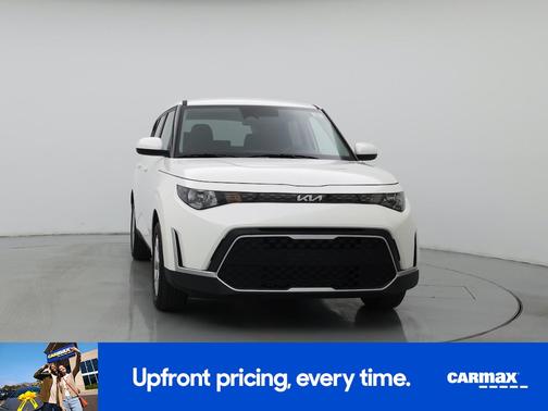 White 2025 Kia Soul LX