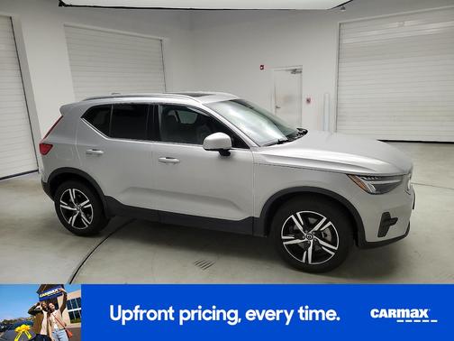 2024 Volvo XC40 B5 Core Bright Theme