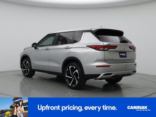 Silver 2024 Mitsubishi Outlander SE