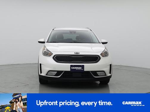 White 2017 Kia Niro LX