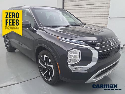 Gray 2024 Mitsubishi Outlander SE