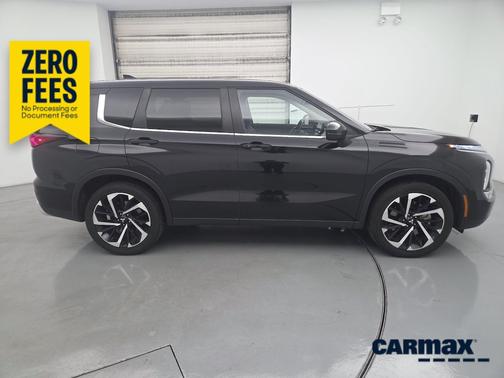 Gray 2024 Mitsubishi Outlander SE