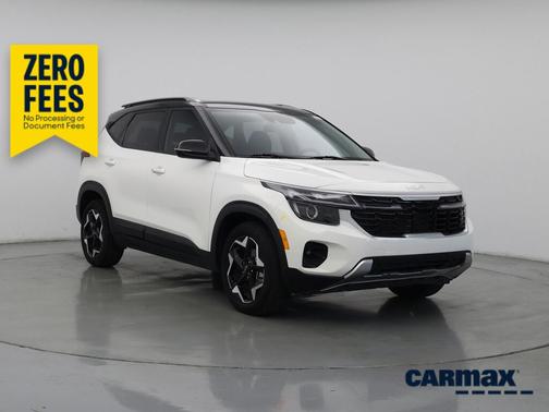 White 2025 Kia Seltos S