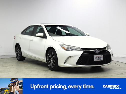 Pearl 2016 Toyota Camry XSE