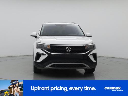 White 2022 Volkswagen Taos SE
