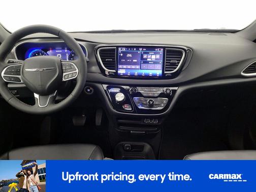 Black 2025 Chrysler Pacifica Select