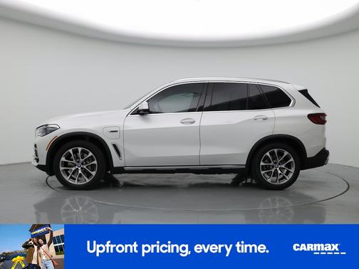 White 2022 BMW X5 PHEV XDrive45e