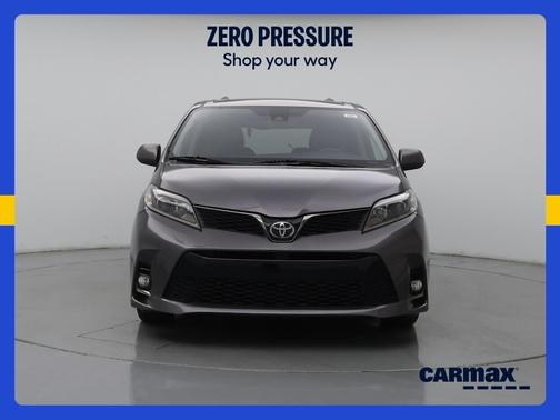 Gray 2018 Toyota Sienna SE Premium