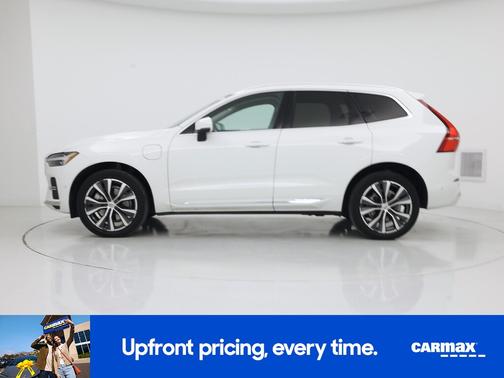 White 2022 Volvo XC60 Recharge Plug-In Hybrid T8 Inscription Expression