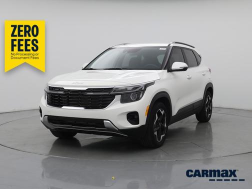 White 2024 Kia Seltos EX