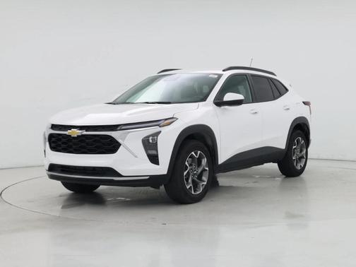 White 2025 Chevrolet Trax LT