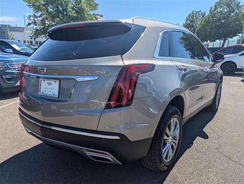 2022 Cadillac XT5 Premium Luxury