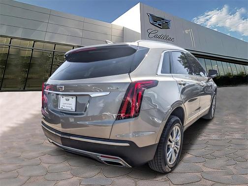2022 Cadillac XT5 Premium Luxury