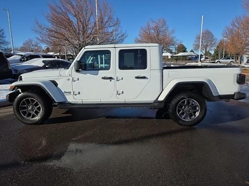 2022 Jeep Gladiator Overland