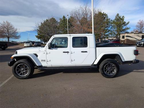 2022 Jeep Gladiator Overland