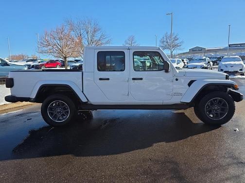2022 Jeep Gladiator Overland