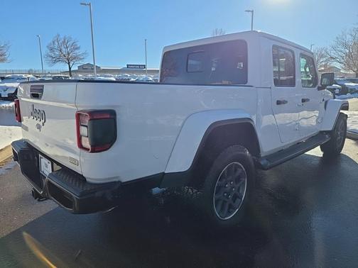 2022 Jeep Gladiator Overland