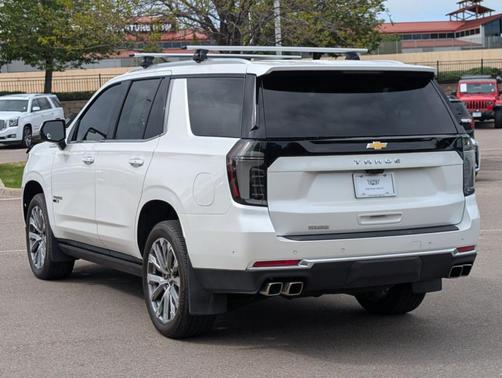 Iridescent Pearl Tricoat 2025 Chevrolet Tahoe High Country