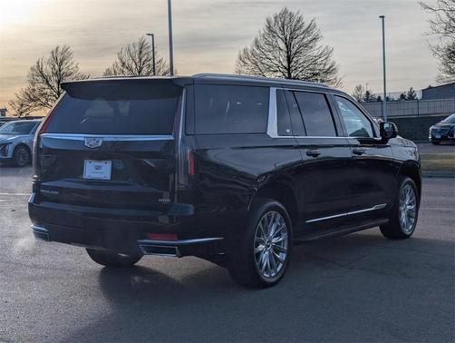 2023 Cadillac Escalade ESV Premium Luxury