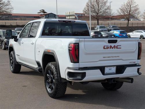 2024 GMC Sierra 2500 AT4