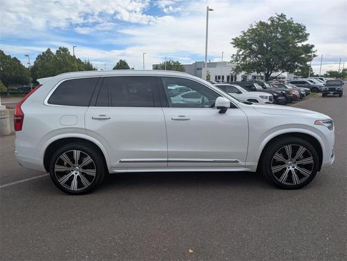 2022 Volvo XC90 Recharge Plug-In Hybrid T8 Inscription Extended Range 7P